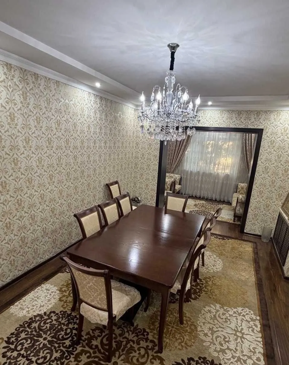 Сотилади 4 хонали квартира, 110 м², 4/4 қават — Миробод тумани