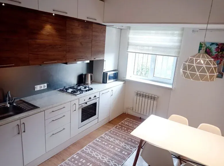 Sotiladi 2 xonali kvartira, 57 m², 4/7 qavat — Yangihayot tumani