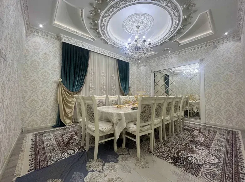 Продаётся 6-комнатный дом, 300 м², 3/3 этаж — Юнусабадский район