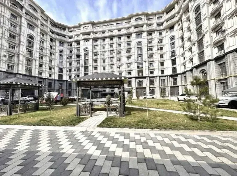 Sotiladi 3 xonali kvartira, 110 m², 4/10 qavat — Yakkasaroy tumani