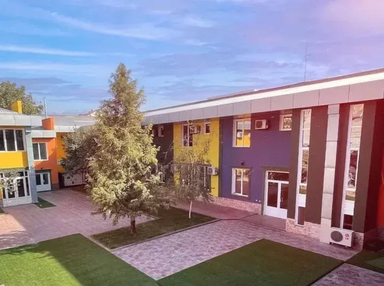 Сдаётся коммерческое помещение, 2500 м², 17 сот. — Мирабадский район