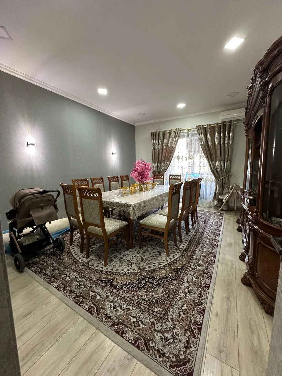 Сотилади 4 хонали квартира, 96 м², 2/8 қават — Мирзо Улуғбек тумани