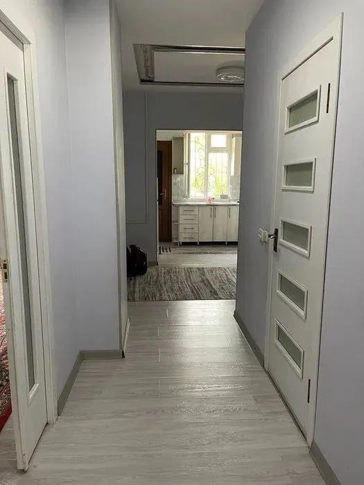 Sotiladi 2 xonali kvartira, 60 m², 1/9 qavat — Yangihayot tumani