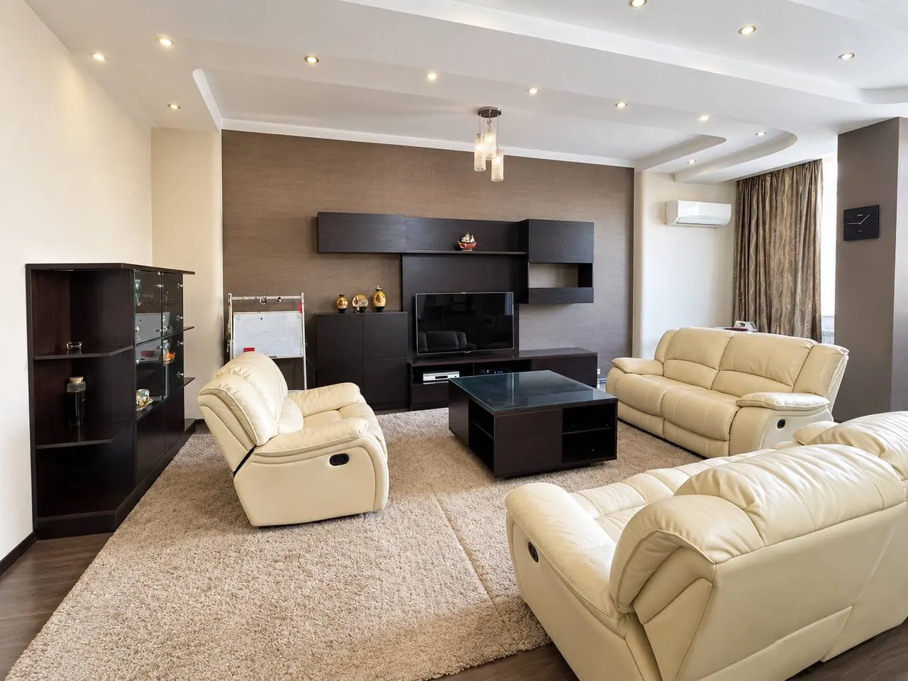 Продаётся 4-комнатная квартира, 152 м², 3/7 этаж — Яккасарайский район