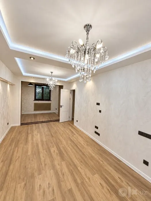 Продаётся 4-комнатная квартира, 90 м², 1/4 этаж — Юнусабадский район