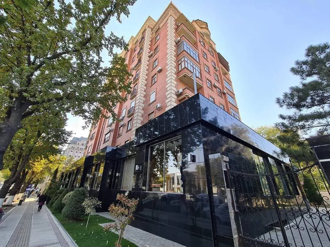 Sotiladi 5 xonali kvartira, 448 m², 8/8 qavat — Yunusobod tumani