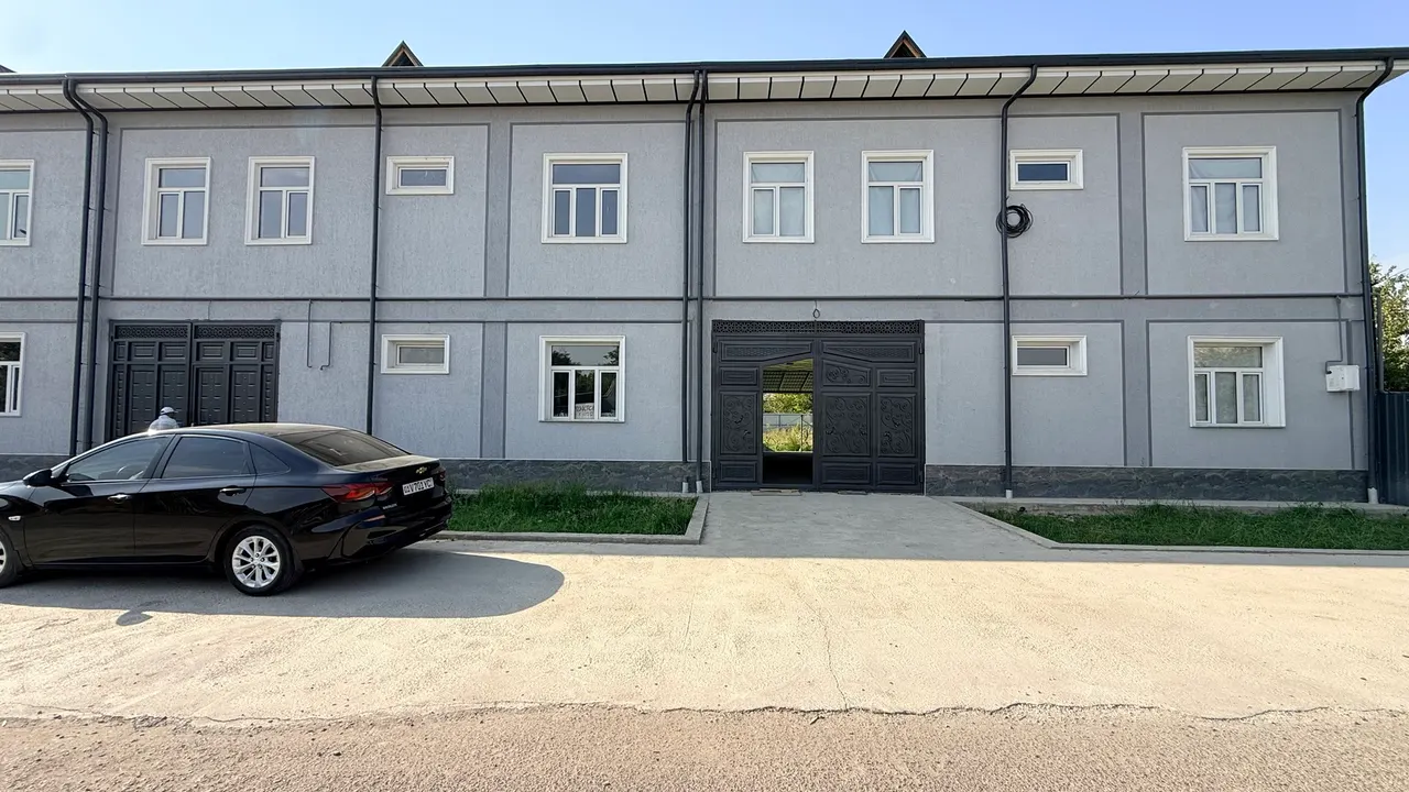 Сотилади ҳовли уй, 4.5 сотих, 450 м² — Юқоричирчиқ тумани