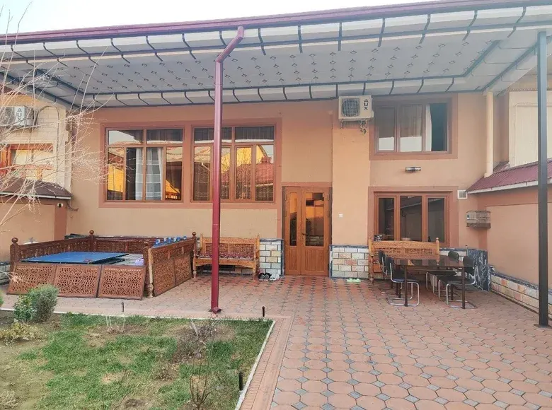 Sotiladi 6 xonali hovli uy, 3.2 sotix, 250 m² — Yunusobod tumani