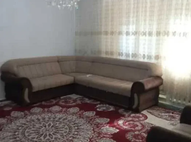 Продаётся 2-комнатная квартира, 60 м², 9/9 этаж — Шайхантахурский район