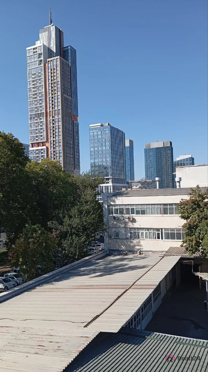 Продаётся 4-комнатная квартира, 90 м², 4/4 этаж — Чиланзарский район